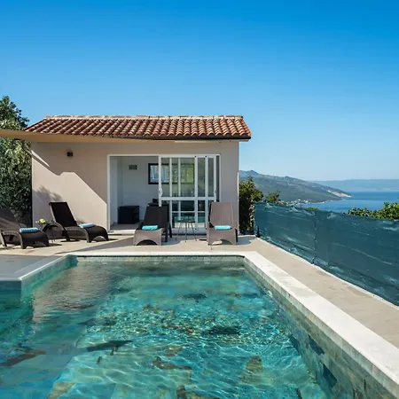 House Olive Bay View فيلة
